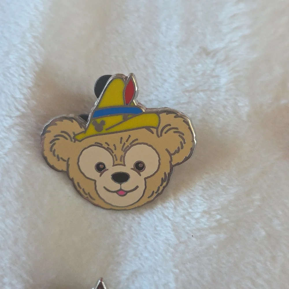 Disney Duffy Bear Character Pin Set - Peter Pan, Jafar, Aladdin, Pincchio